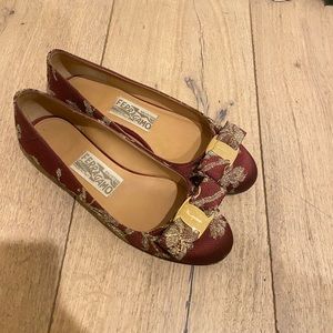 Salvatore Ferragamo Satin Lace Tarita Flats 35.5